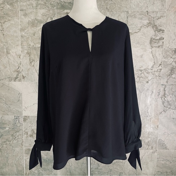 Pixley Twist Keyhole Tie Sleeve Top - Picture 3 of 8